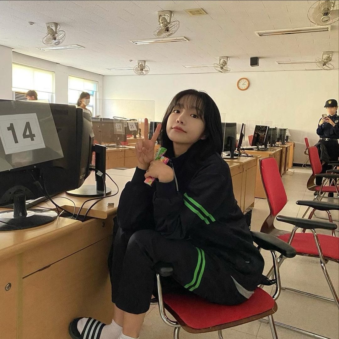 TheRosesInJeju's tweet photo. #squirrarine ft. bsk https://t.co/FPeNv9ENXe