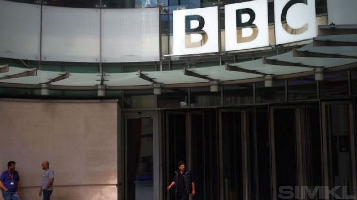 Simkl's tweet image. The Indian Income Tax Department has searched BBC Delhi offices following the controversial Modi documentary. Stay tuned for more updates. #India #ModiDocumentary #BBC #Controversy #IncomeTaxDepartment #BBCdocumentary #BCCindia