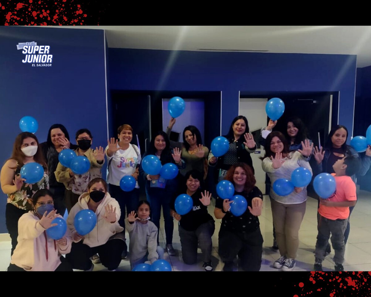SuperJuniorES's tweet photo. Si ustedes tomaron fotitos, pueden compartirla aqui en los comentarios 💙💙💕💕💕😍😍😍 #SuperJunior #PhantomElMusical @SJofficial @GaemGyu https://t.co/mhblXPQ3ck
