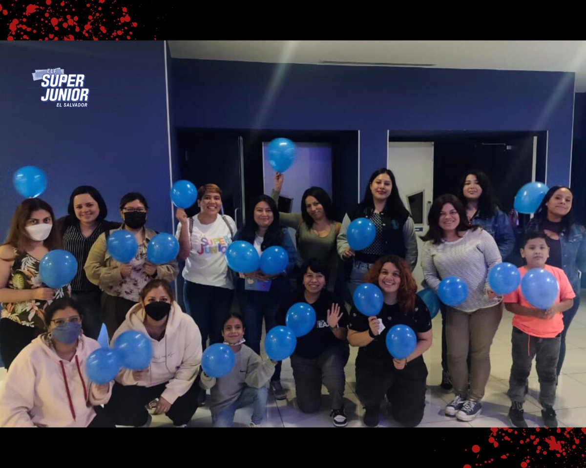 SuperJuniorES's tweet photo. Si ustedes tomaron fotitos, pueden compartirla aqui en los comentarios 💙💙💕💕💕😍😍😍 #SuperJunior #PhantomElMusical @SJofficial @GaemGyu https://t.co/mhblXPQ3ck
