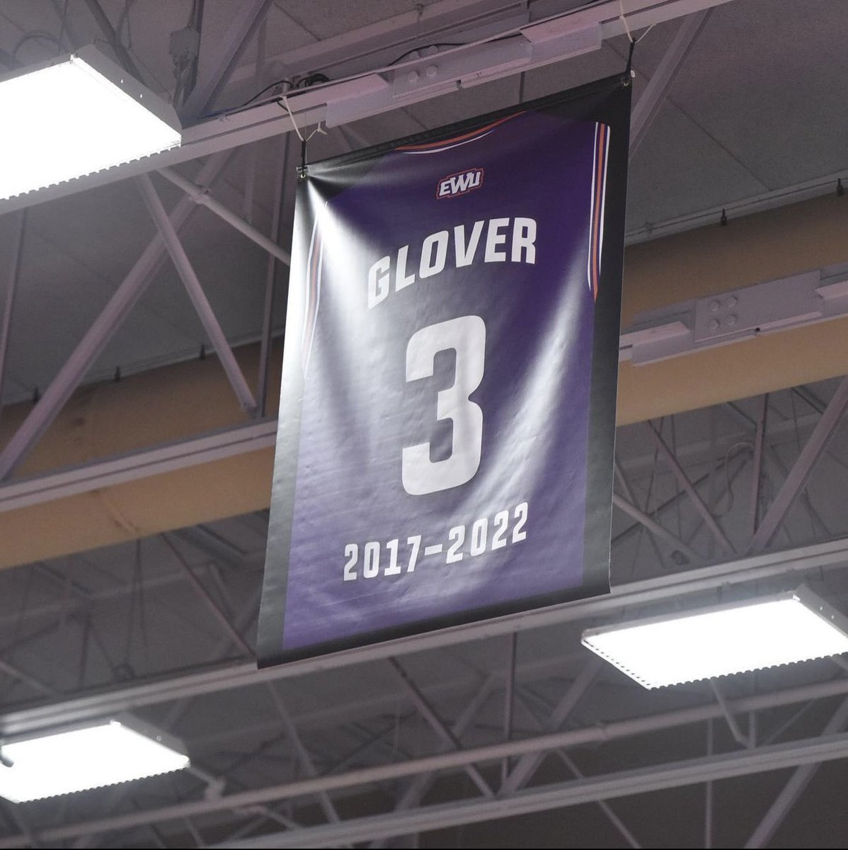 quanza_3's tweet photo. your name will forever reign at EWU pops 🤞🏾 #gloverstrong https://t.co/yDSLlxpNQI