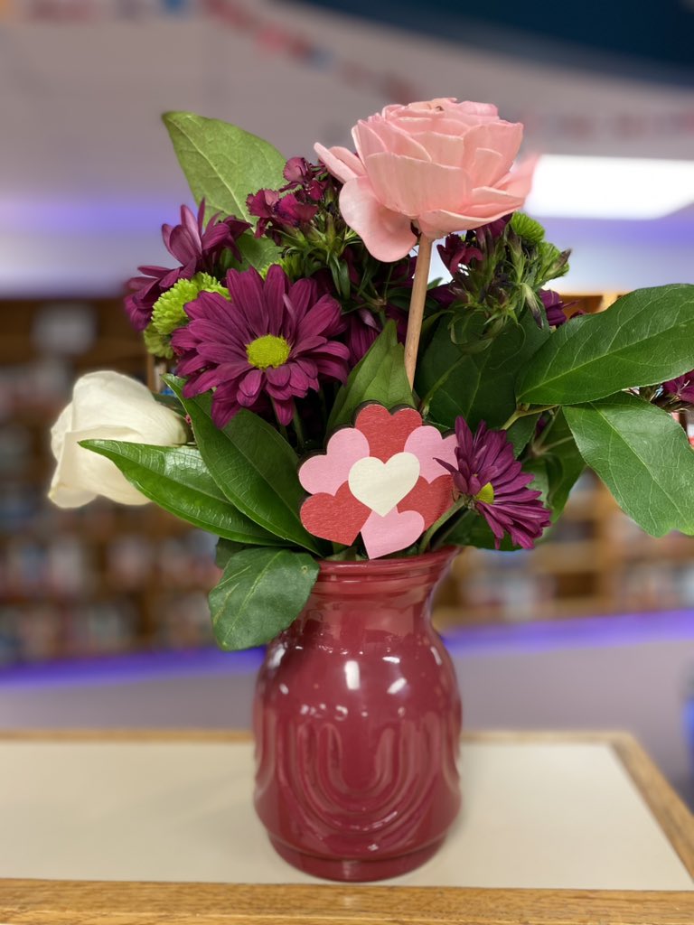 MrsJsLibrary's tweet photo. Happy Valentines Day! ♥️ https://t.co/aWziZL9zi5