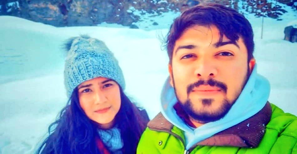 meerfaisal01's tweet photo. In Delhi, Sahil Gehlot killed his GF Nikki by strangling her and then hid the body in his dhaba's freezer. On Feb 10, just hours after the murder, he married another girl. The body was taken out of the freezer today. No coverage by National media?? https://t.co/yIHfBAn6PS