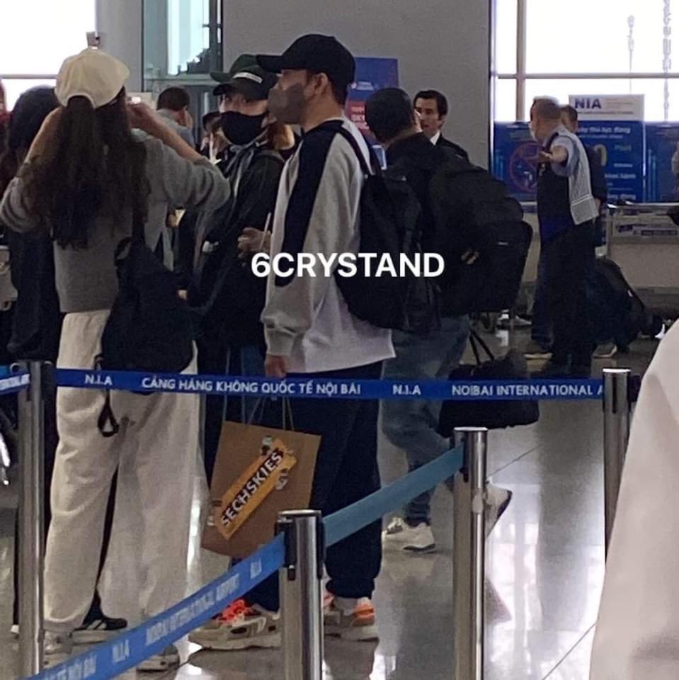 6_CRYSTAND's tweet photo. 14.02.23 EUN JIWON IN VIETNAM 🥰

#SECHSKIES #젝스키스 #은지원 #masterinthehouse #eunjiwon https://t.co/tBICtevszN