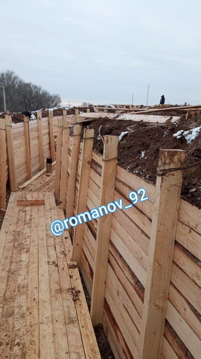 #Crimea, where #Russia’ns are preparing new trench lines 
#UkraineRussiaWar