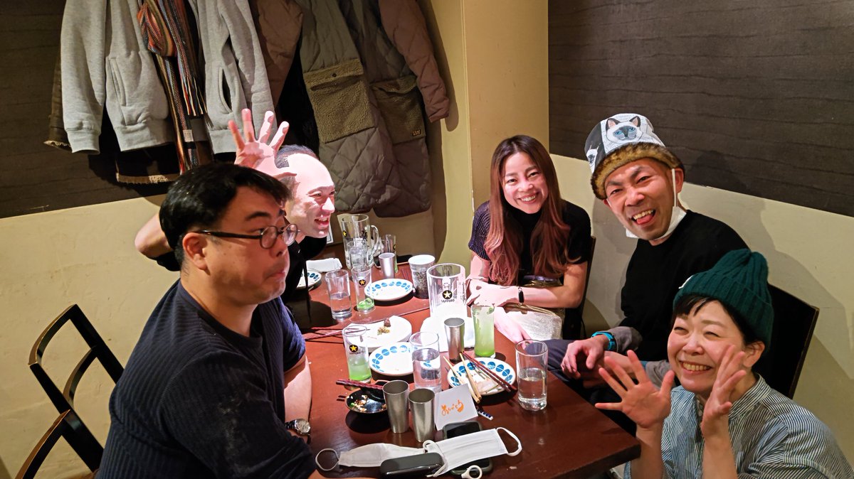 Seiji_HOLLYWOOD's tweet photo. 知る人ぞ知る、元D.K HOLLYWOOD STUDIOメンバーメインの会合😝
色んな苦難を乗り越えたメンバーだからこそ、細かい説明は不要👍
この安定感、なんだろう😅

#DKstudio #dkholllywood  #飲み過ぎた https://t.co/0uLGr0KNI5
