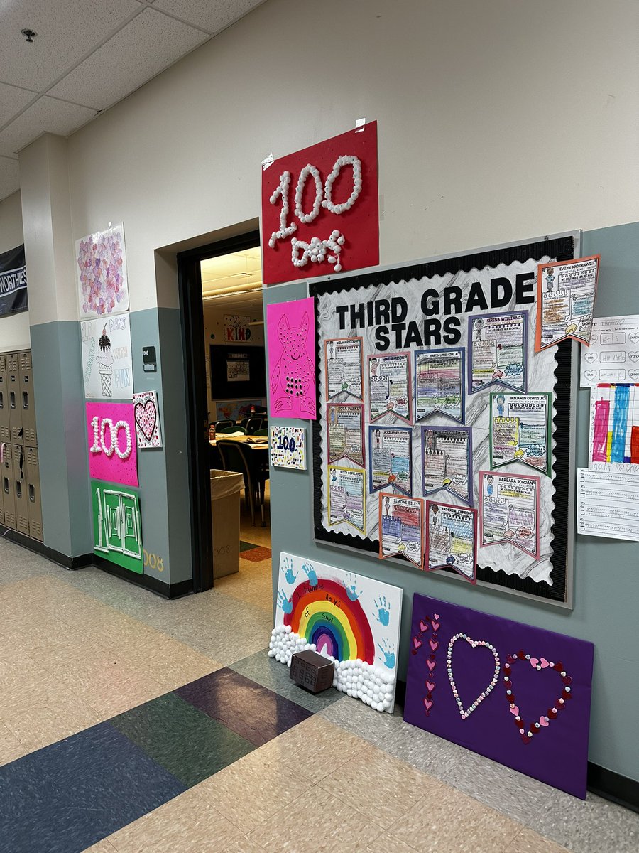 They did such a great job decorating the halls for #100daysofschool <a href="/GreenIslandUFSD/">Green Island UFSD - Heatly School</a>