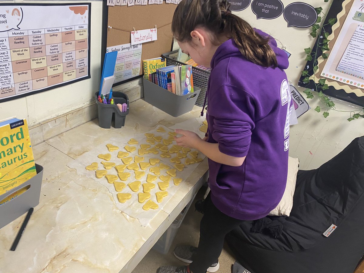 gilwern_school's tweet photo. #GilwernYear6 applied their knowledge of measures and fractions when making #ValentinesDay cookies. They worked out how much of the recipe they could use and measured out ingredients with accuracy #mathsnumeracy #ambitiouscapablelearners @KHSMrsCMaths @KHS_Maths @EAS_Numeracy https://t.co/SKvnPoB2Zh