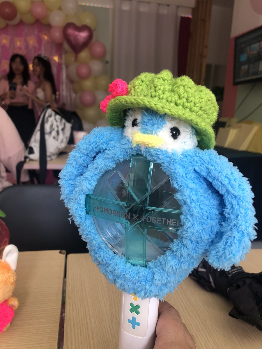 gumjuneezcart's tweet photo. 💌 ⁞ ꒰ #ykchauls ꒱ 

Hello @cozysoob vv sorry for the long over due feedback but tysm for this crocheted ls cover I believe ready na for a:sm concert ~ ♡ ꔣ 

#TYSMsky ✿ https://t.co/JdWqSiNn3X