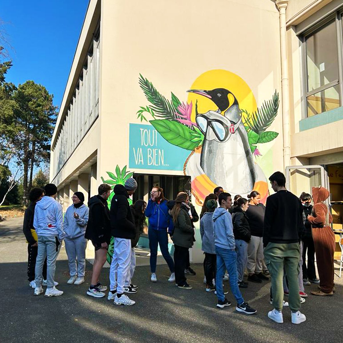 vitacolo's tweet photo. La semaine dernière nous avons accueilli une vingtaine de stagiaires en formation générale qui ont découvert le monde de l'animation à travers des méthodes ludiques, interactives et variées ! De quoi se lancer dans leur stage pratique avec de nombreuses ressources en poche 👌 https://t.co/zddOLd2YBP