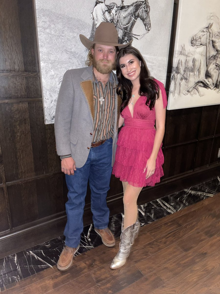 Happy Valentine’s day 💝💝

First love day as husband &amp; wife, I can’t wait to spent every Valentine’s Day with you🥰 <a href="/C_Durham89/">Chuck Durham</a>