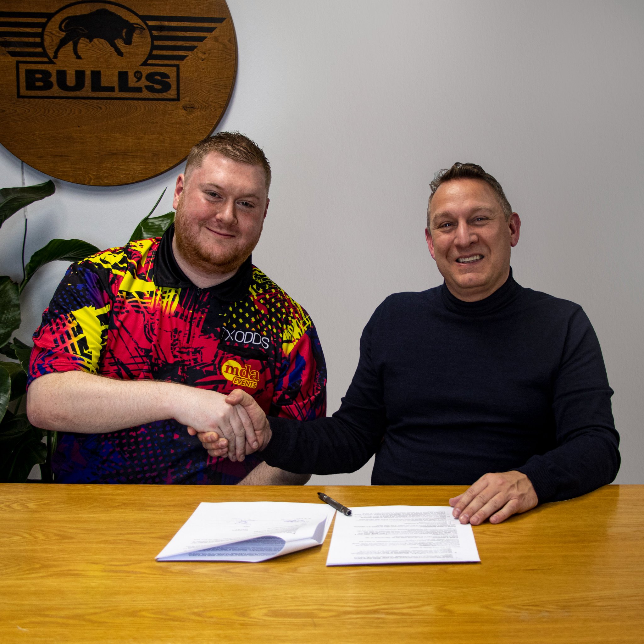 Bull's Darts NL on Twitter "𝗥𝗜𝗖𝗞𝗬 𝗘𝗩𝗔𝗡𝗦 𝗦𝗜𝗚𝗡𝗦 𝗪𝗜𝗧𝗛 𝗕𝗨𝗟𝗟'𝗦 𝗡𝗟 ️ We are