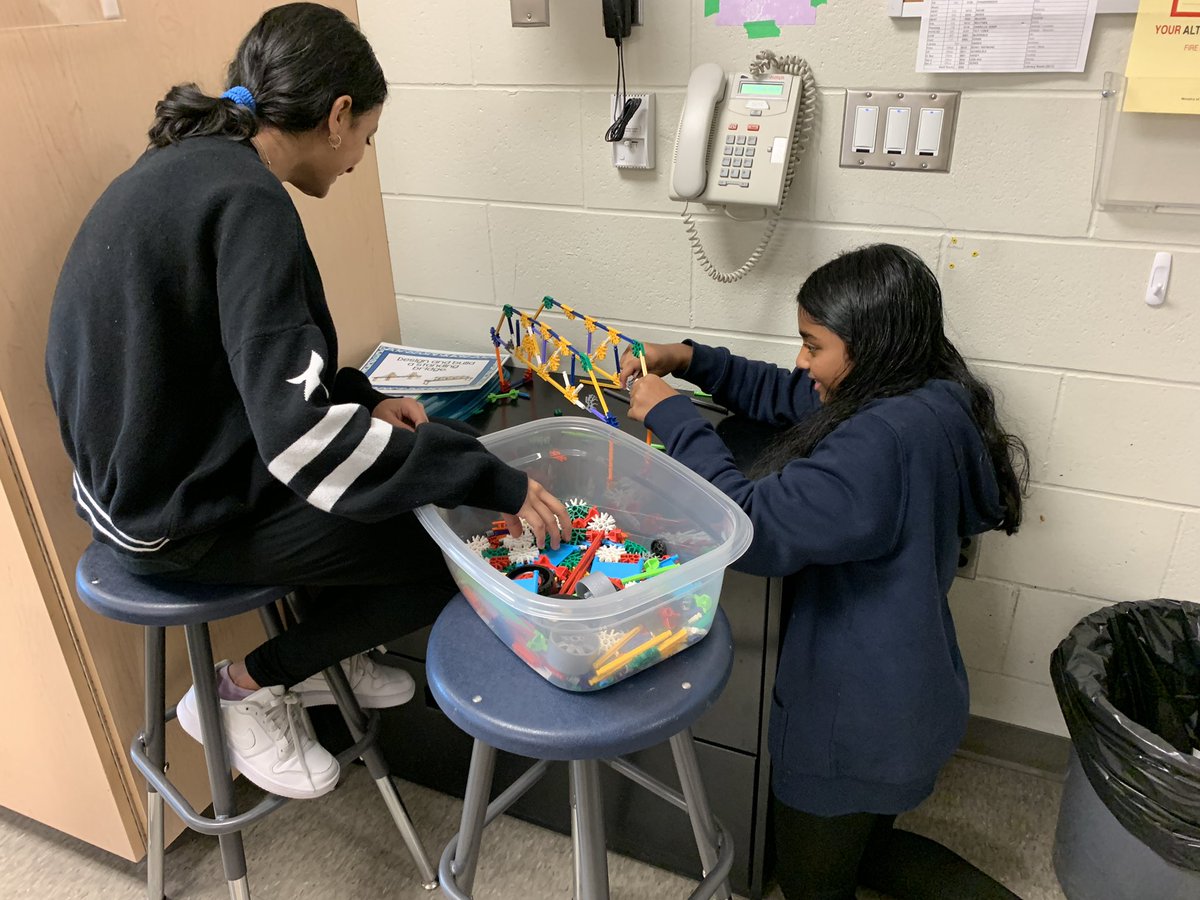MsLaffinJST's tweet photo. Round one completed in 40 minutes. #problemsolving #designprocess @JSTwrdsb @wrdsb https://t.co/ToFPTd8asl