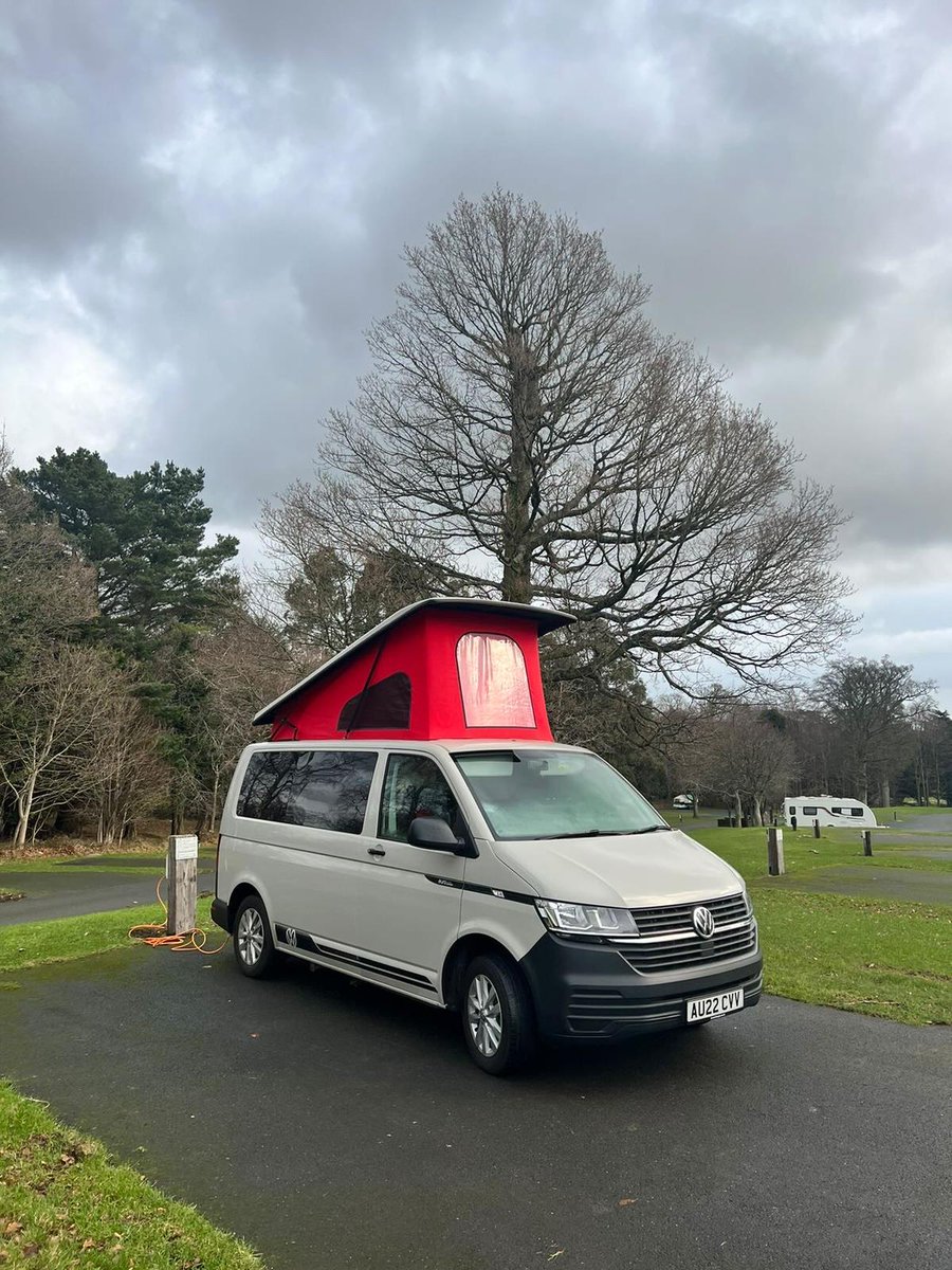 📢 What are the benefits or having a pop up roof and how does it work?

✅ It can make a small van feel much bigger
✅ You can stand up and walk around
✅ When the roof is down you can fit under parking barriers
✅ There’s extra room for a second double bed