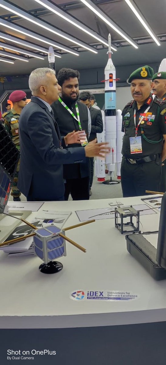 India_iDEX's tweet photo. Day 2 highlights of #AeroIndia2023 🇮🇳✈️

Lt Gen Ajai Kumar Singh Commanding-in-Chief, Southern Command of the Indian Army @adgpi visited #iDEX Startups at #IndiaPavilion. https://t.co/rQ21typXEo