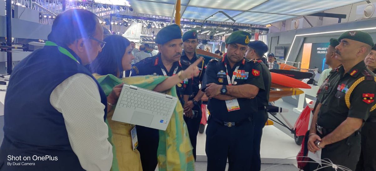 India_iDEX's tweet photo. Day 2 highlights of #AeroIndia2023 🇮🇳✈️

Lt Gen Ajai Kumar Singh Commanding-in-Chief, Southern Command of the Indian Army @adgpi visited #iDEX Startups at #IndiaPavilion. https://t.co/rQ21typXEo