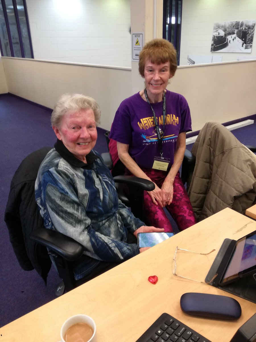 Thanks to fabulous Marple Library DigiKnow Digital champion volunteers Dawn and Rita for today's 10am -11am digital skills drop in. Join us same time Tuesdays in Marple library for computer help. Volunteer led, supported by @startpointsk6 and hosted by @SMBC_Libraries #DigiKnow