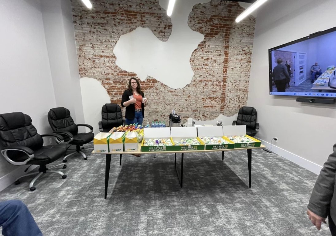 DevelopNebraska's tweet photo. Last week, the Innovation Station in West Point held a ribbon cutting and open house for shared office space and a co-working community with shared open office space, private individual working offices and a conference room. Congrats!! #growne #coworking https://t.co/58f5iPVdb1 https://t.co/00rJ1qWXyM