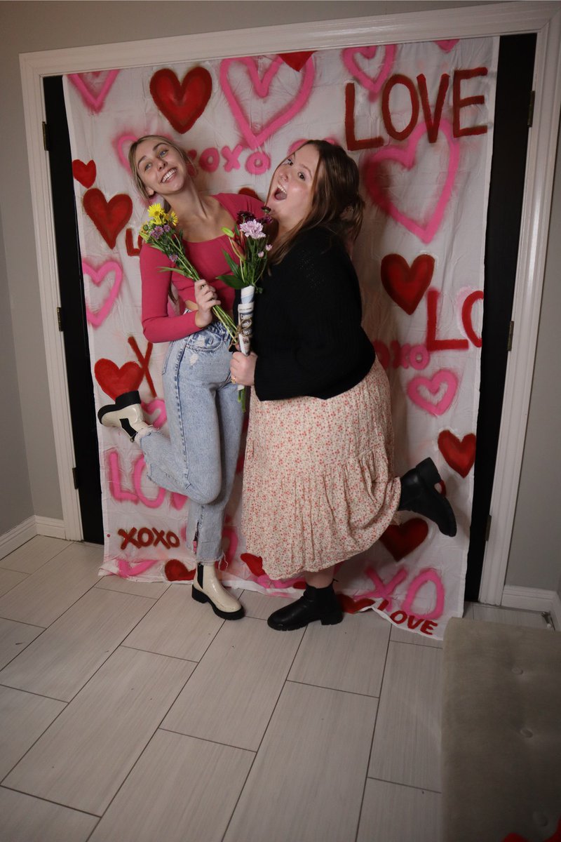 MoStateTriSigma's tweet image. HAPPY GALENTINES💜 We had so much fun bouquet making last night!!