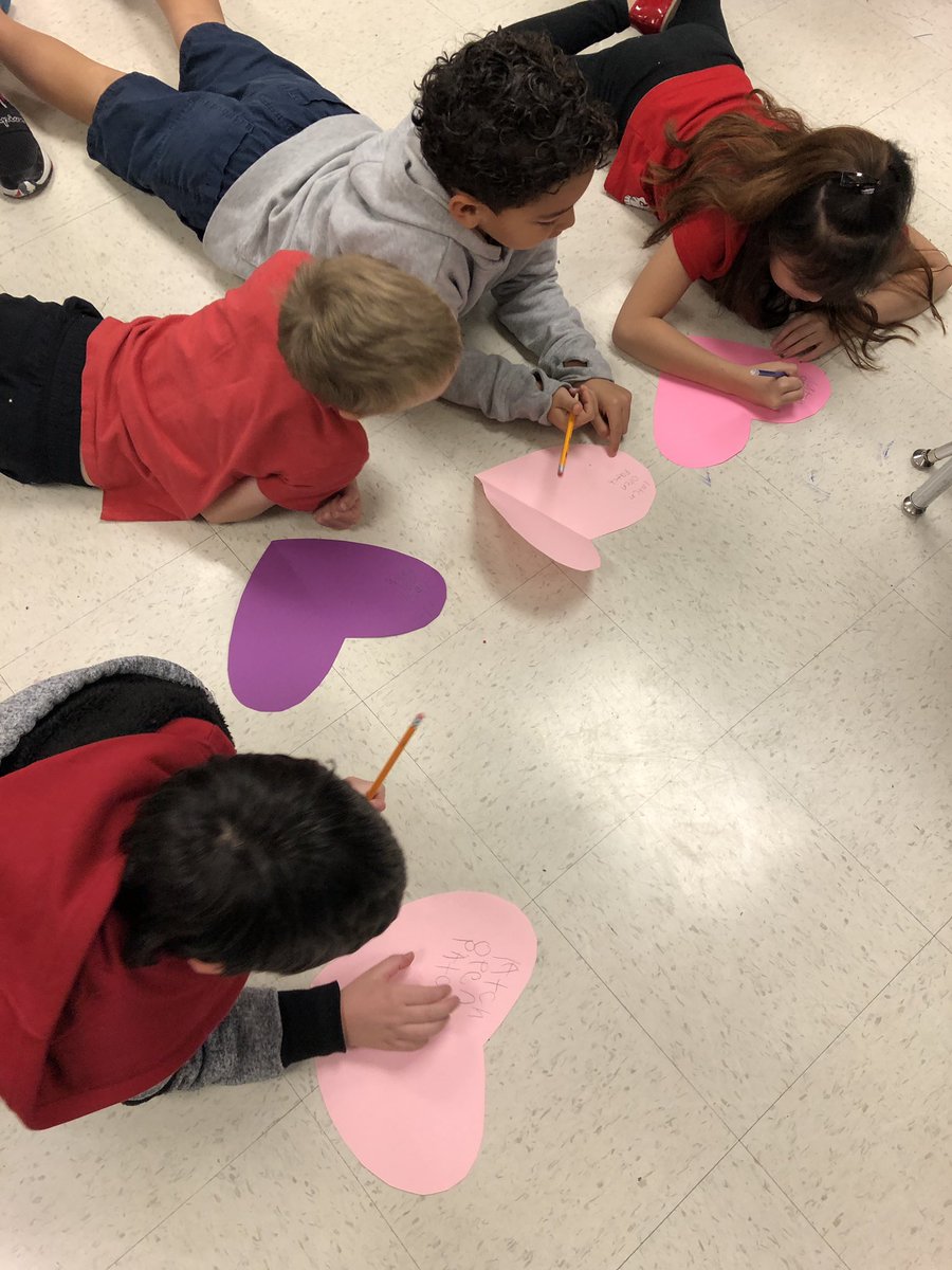 MsChristensen25's tweet image. Practicing our spelling words, Valentines Style! #rabarattlers #RabaIgnited @NISDRabaES @NISDIgnited