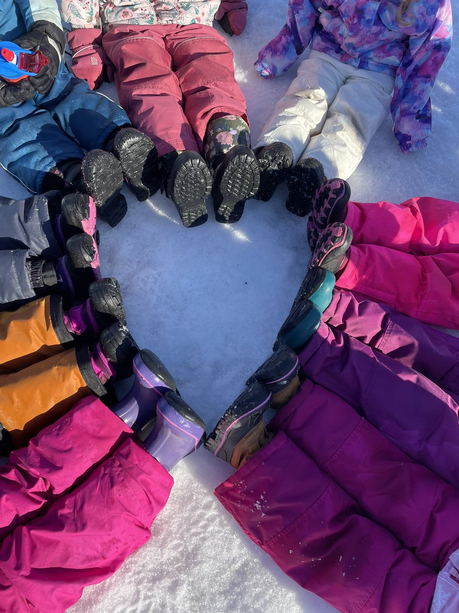 Saying “I love you” without words during outdoor learning today! ❤️ #ocsbKindness #ocsbOutdoors @StAnneOCSB @morgan_kelahear