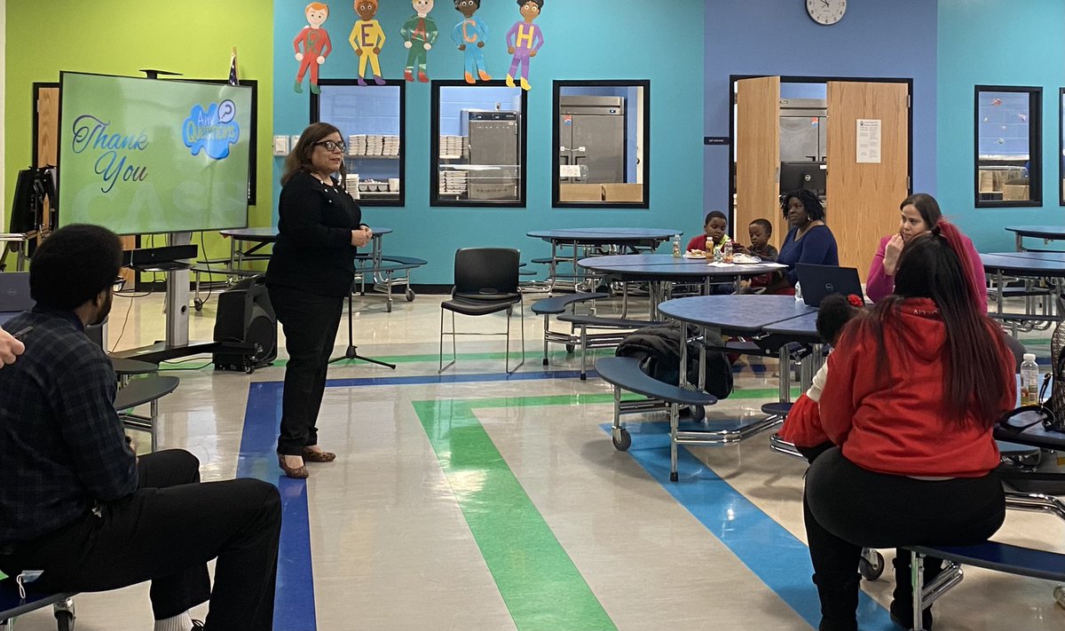 Surprise guest <a href="/RCSDsch22/">Abraham Lincoln 22</a> today, <a href="/MVazquezSimmons/">Mercedes Vazquez Simmons</a> #whatwedoat22