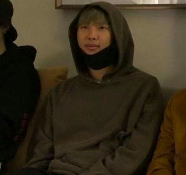 Yoongi está en live y me lo estoy perdiendo por estar en clases