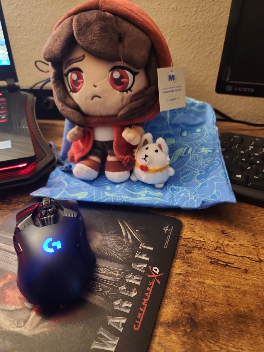 RedisFun's tweet photo. #5ampearl #doublelife #3rdlifeseries @PearlescentMoon so so happy with my very own 5am Pearl &amp; Tilly!! The quality is amazing, the details are perfect!! https://t.co/c2PIn3AOKC