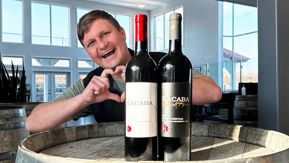 KacabaVineyards's tweet image. Happy Valentine&apos;s Day! ❤️

We hope your day is filled with love, chocolate and wine! 🍷 

#Wine #VQA #ONWine #NiagaraWineCountry #WineCountryOntario #NiagaraEscarpment #TwentyMileBench #TwentValley