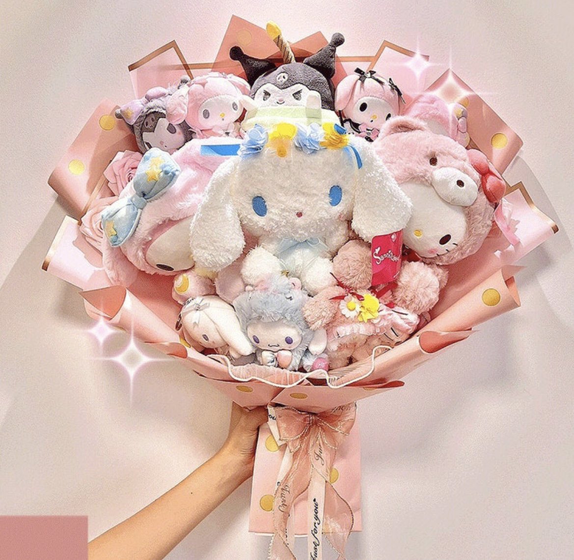 cupcakesanrio's tweet image. happy valentines day! heres some hello kitty + friends bouquets &amp;lt;3