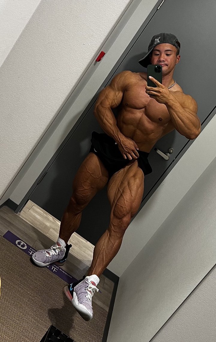 kazuma_oishii's tweet photo. 減量期のあっし🦵 https://t.co/sTCS9nI7uE
