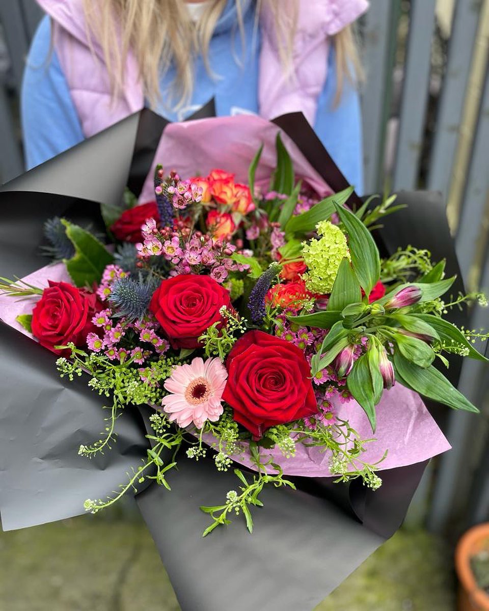 Floral essence 
Valentines Day preps in full swing, 2 days to go…
 #floralessenceportlaoise #flowerdelivery #valentinesday #loveday #lovelaois #flowers #bouquets #weddingflowers #localflorist  ❤️
🙌 This is a #Sponsored post, supporting business in our community 💕