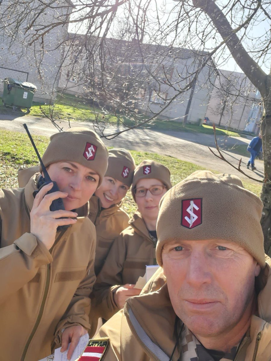 Jaunsardze's tweet image. #9day Šodien jaunajiem jaunsargu instruktoriem pamata militāro prasmju kursā (#PMPkurss)  pēdējā mācību diena.
#augsimlatvijai #jaunsardze #mācības #instruktori #VAM #RudbāržuMuiža #teirdarbs