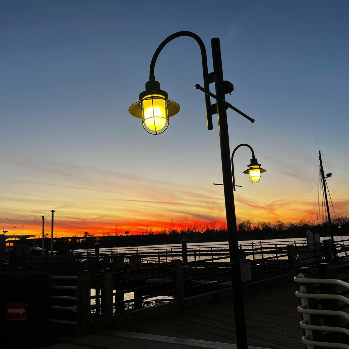 CityofWilm's tweet photo. Hoping your Valentine's Day is as lovely as a Wilmington sunset 💗 https://t.co/pMDXuBDKsg