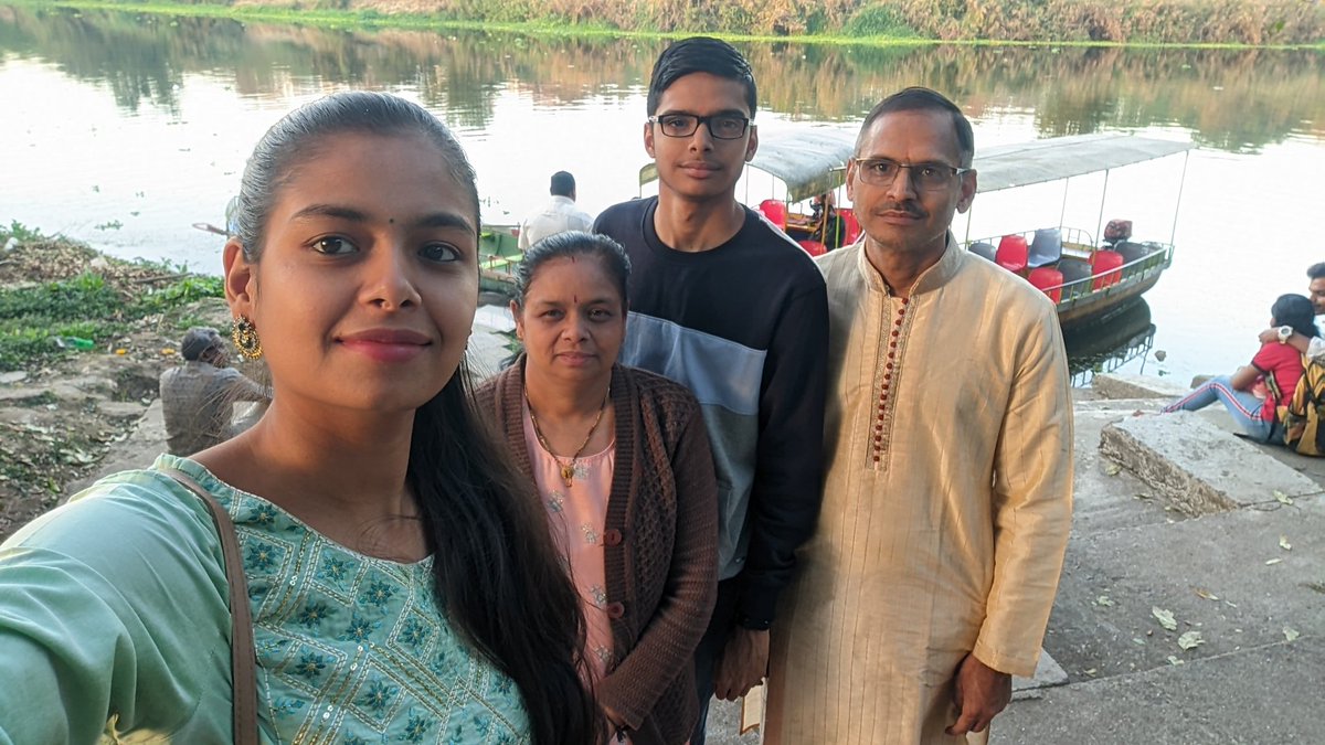 atharva_dube's tweet photo. @realmeIndia My family is my Love♥️ #CheersToRealLove
@realmeIndia
@CocaCola https://t.co/89iXPSnWZU