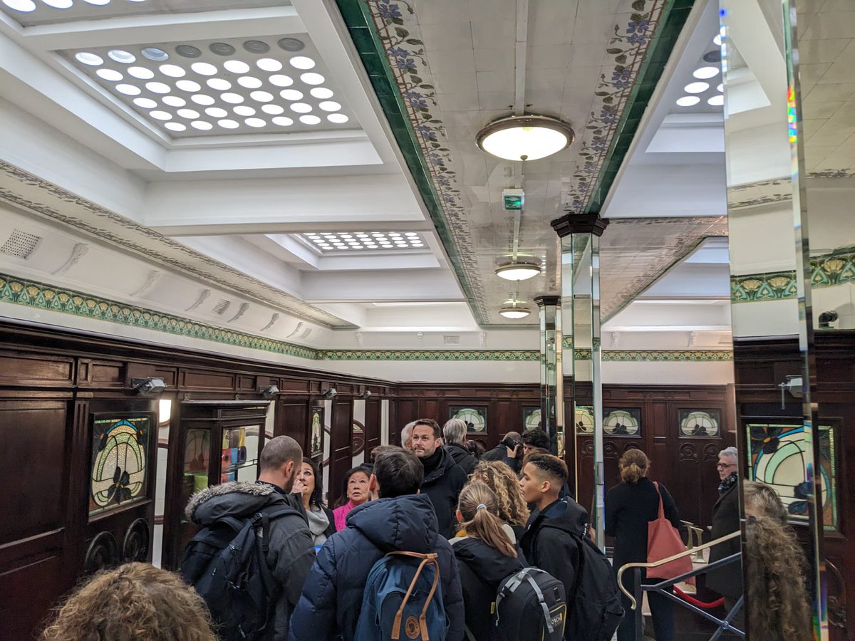 Inauguration avec @David_Belliard et @jdHAUTESERRE du Lavatory de la Madeleine qui rouvrira ses portes lundi prochain au public qui sera accueilli par l’équipe du concessionnaire @2theloo L’effet est immédiat : Un voyage hors du temps et plongée dans le Paris de la Belle époque !