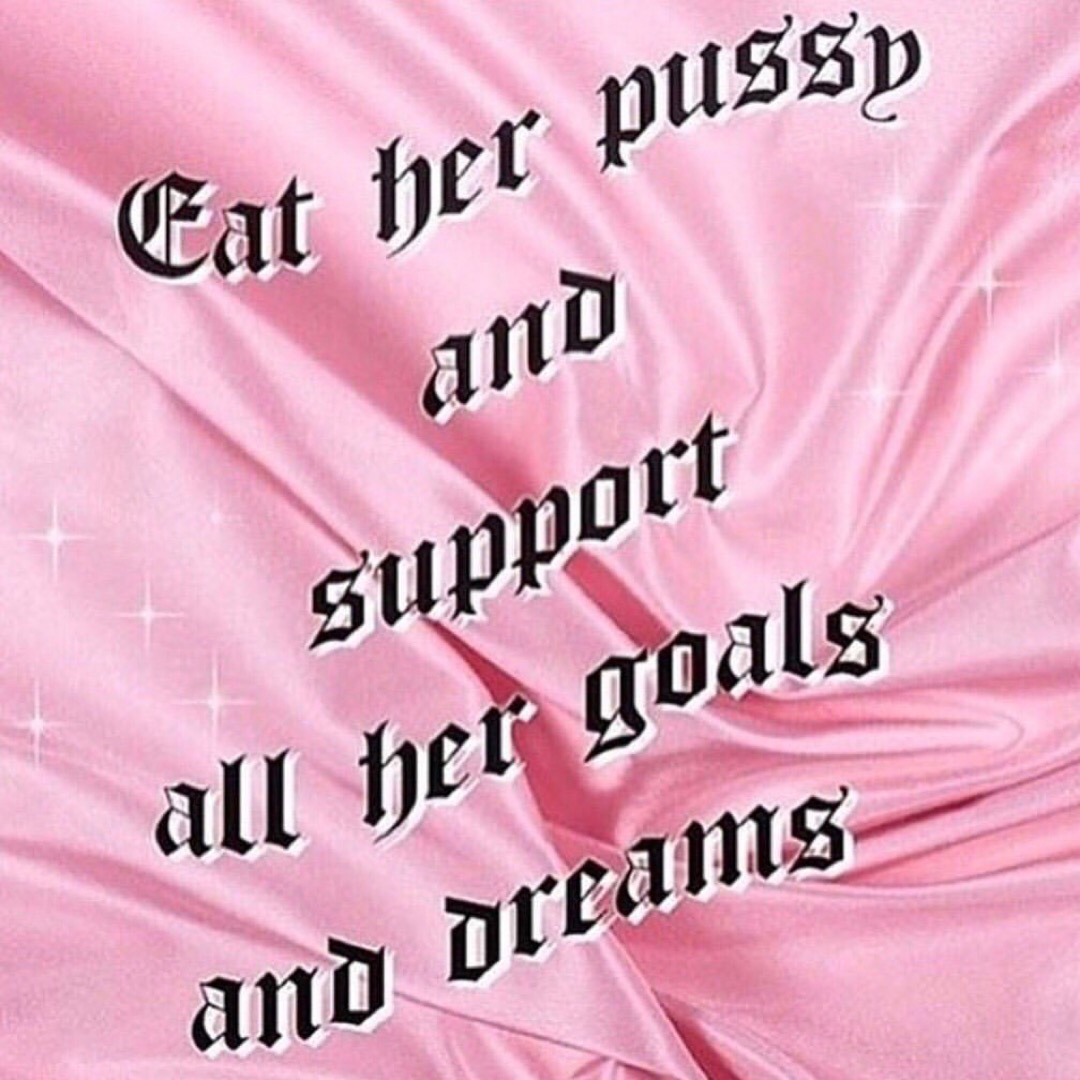 sininlinen's tweet photo. F the flowers and chocolate. This is the way to her heart. 👌🏼🎀💦
.
.
.
#juicy #valentinesday #fiercefemme #pink #eatapeach #supporther #greatinbed #pillowtalk #sininlinen https://t.co/7kuXTxh8e3