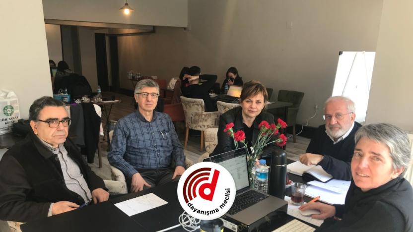 Dayanışma Meclisi TKP Deprem Merkezi'ni ziyaret etti

haber.sol.org.tr/haber/dayanism…