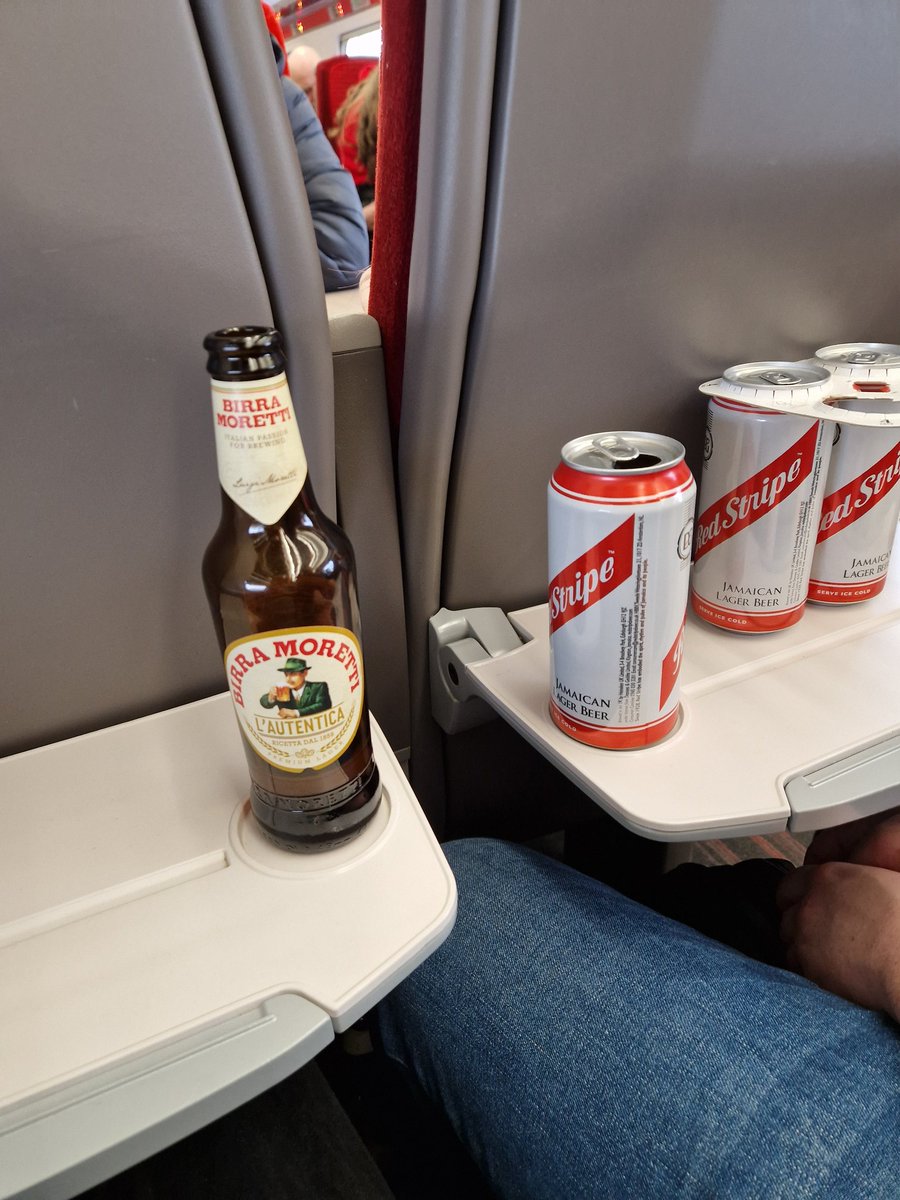 S_Jackson93's tweet photo. @DrinkingDOT Sunderland on the way to QPR https://t.co/9hjH1QrdbY