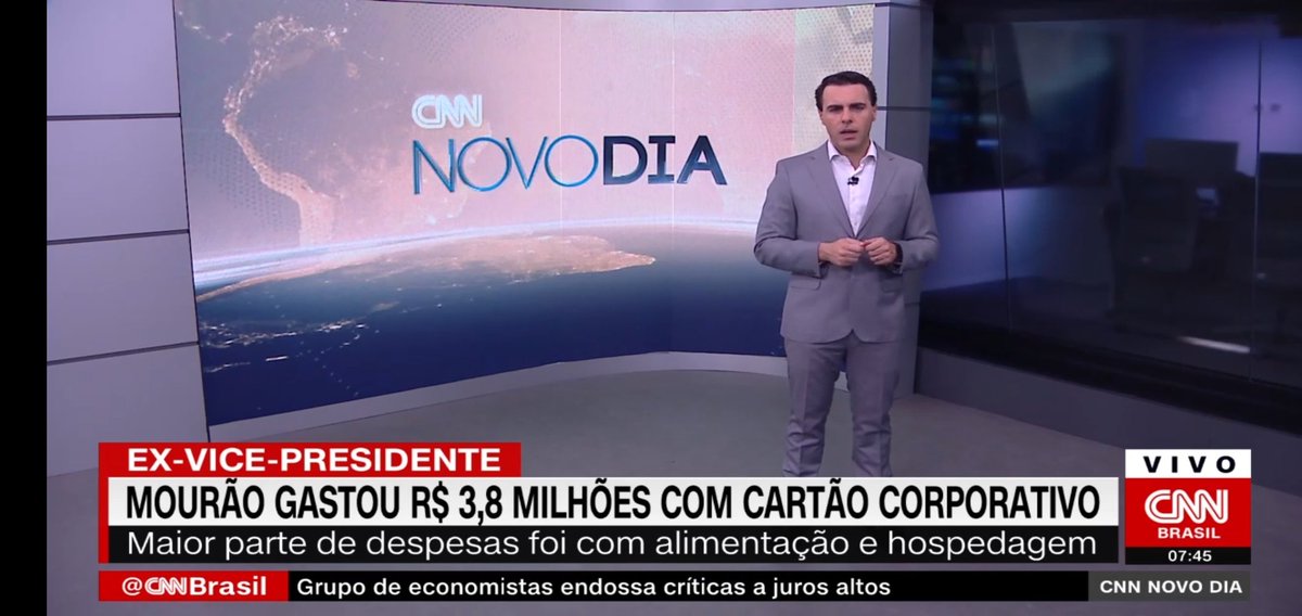 LuannaBianca's tweet photo. Gastos do ex presidente Mourão: 5 mil com chocolate,
34 mil em uma padaria, 10 mil reais em Hotel no Rio de Janeiro quando o mesmo tem residência no RJ,
553 mil c dispensa mesmo tendo todas essas despesas recebidas na residência oficial. A mamata acabou!!!! https://t.co/PO5m6iUhx9