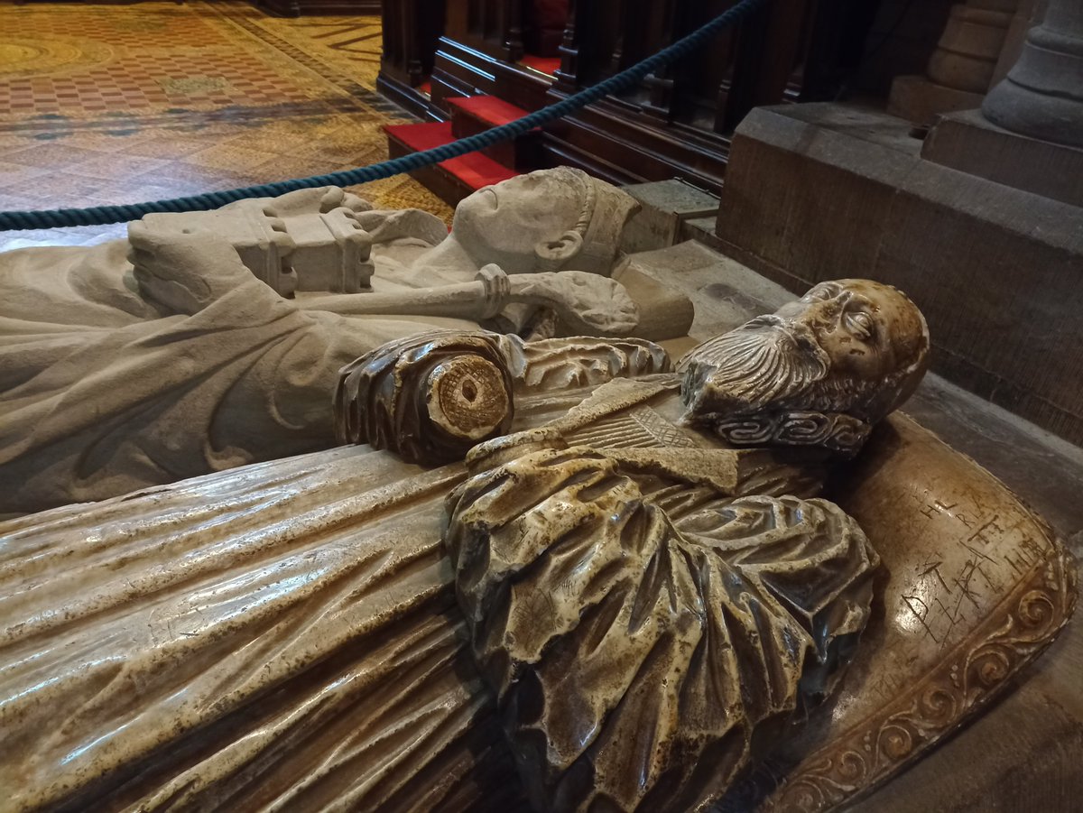 SanjeePerera1's tweet photo. More effigies at Hereford cathedral. https://t.co/8bq1ZPENAj