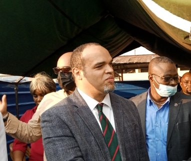 michaelbakemba3's tweet photo. Fabrice Lusinde : "Bcp d'encre a coulé autour de mon nom et bcp de fausses allégations ont été faites sur ma personne, concernant le dossier de l'ancien DG SNEL et Consorts. Ns allons demander un droit de réponse ou tout au moins présenter notre version des faits sur 7 affaire". https://t.co/SfAFgRz9LN