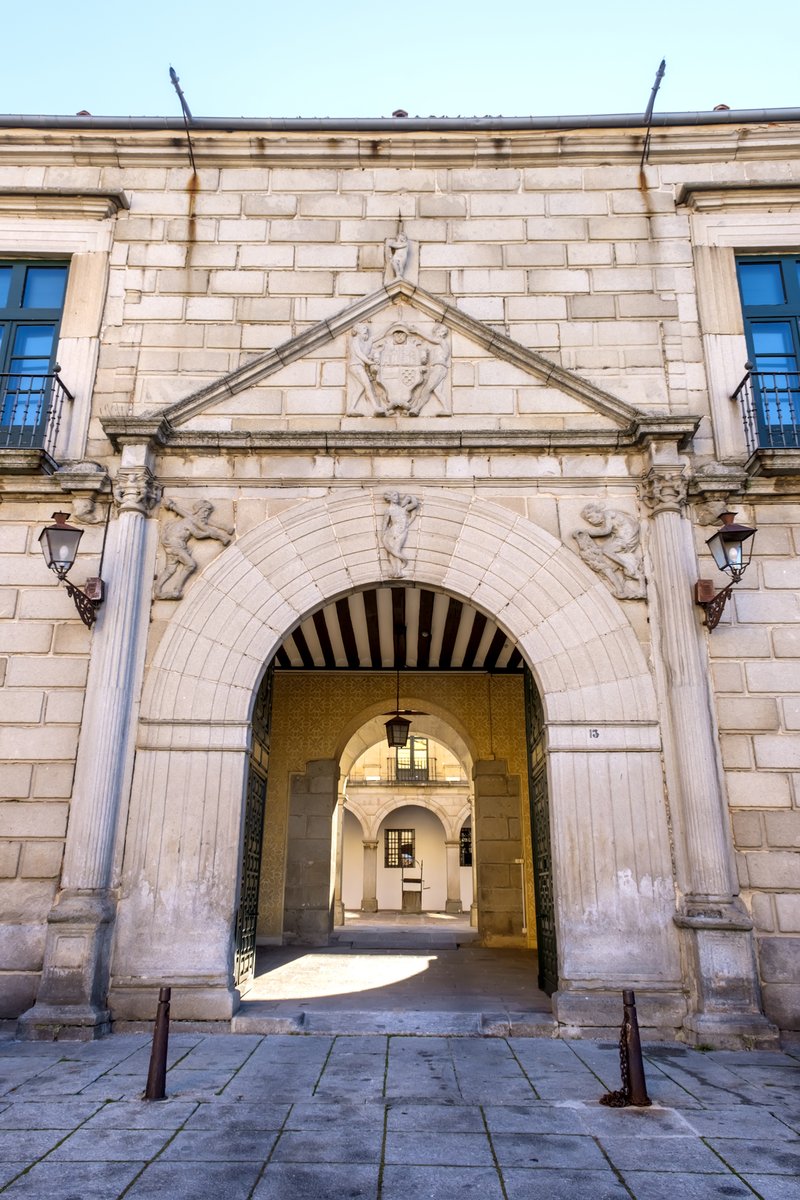 palaciosegovia's tweet photo. 𝐁𝐢𝐞𝐧𝐯𝐞𝐧𝐢𝐝𝐨𝐬 𝐚𝐥 𝐏𝐚𝐥𝐚𝐜𝐢𝐨 𝐄𝐩𝐢𝐬𝐜𝐨𝐩𝐚𝐥 𝐝𝐞 𝐒𝐞𝐠𝐨𝐯𝐢𝐚

Monumento eclesiástico del s.XVIII que abre sus puertas al público el 𝟐𝟐 𝐝𝐞 𝐦𝐚𝐫𝐳𝐨 𝐝𝐞 𝟐𝟎𝟐𝟑. 

#palacioepiscopalsegovia #palacioobispadosegovia #obispadosegovia #catedralsegovia https://t.co/Se7pWmOf62