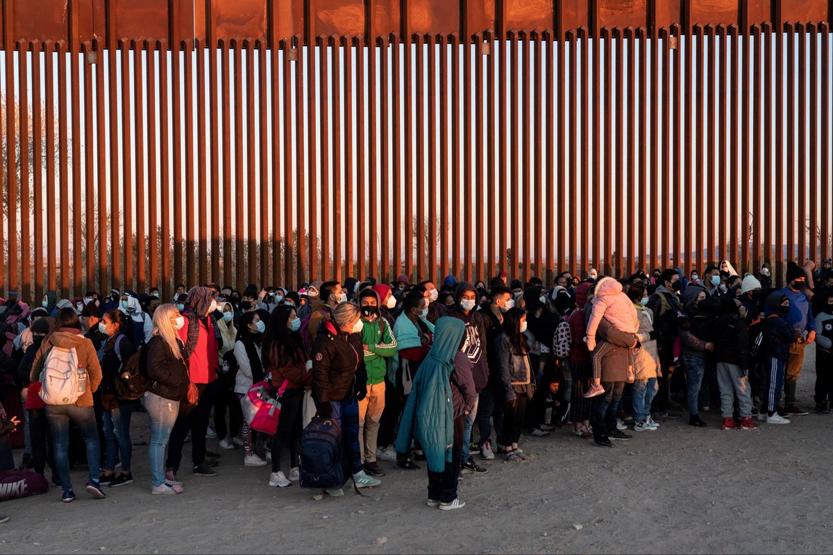 DameScorpio's tweet photo. THE ACTUAL alien 👽 invasion…IS AT our Southern Border 👊 https://t.co/W820moX1Ti