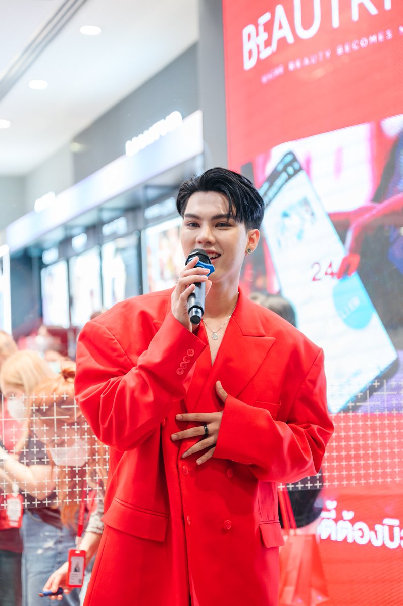TheBeautrium's tweet photo. มาช้าแต่มานะ~ พี่บิวพาชมบรรยากาศงานเปิดร้านบิวเทรี่ยม สาขาเซ็นทรัล พระราม 3 ย้อนหลัง พร้อมกับการต้อนรับอย่างร้อนแรงจากแฟนคลับทุกท่าน😘
ภาพเพิ่มเติม: https://t.co/SbKUcGhBQp
#BTCENTRALRAMA3 #BTStoreOpening #theBEAUTRIUM #เจอฟอร์ดที่บิวเทรี่ยม #ComeFortZon #FortFTS https://t.co/rn59E69M8u