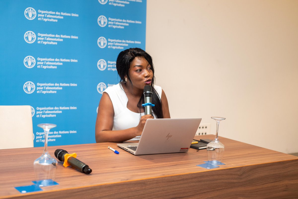 FAORDCongo's tweet photo. 📣A #Kinshasa 🇨🇩, la @FAO ➕le @MinGenre_RDC ➕les différentes parties prenantes s’engagent à mettre ensemble leurs expertises pour élaborer la stratégie nationale d'autonomisation économique des femmes dans le secteur agricole. 

#WomeninAgriculture https://t.co/ETj8XyZSqk