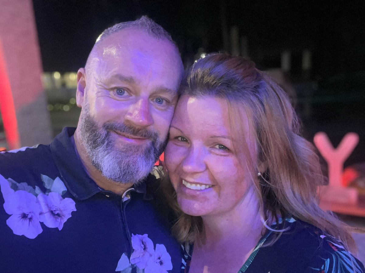 hayleycox_loves's tweet photo. 😍 Happy Valentines Mr Cox 😍
Thank you for all you are &amp; all you do!  Popping the heating on so I wake up warm, de-icing my car before I leave for work, coming home after a long day to clean the car, or to do more DIY, and just for always being there!  I love you Mr Cox ❤️❤️❤️ https://t.co/lOoOIXGozt