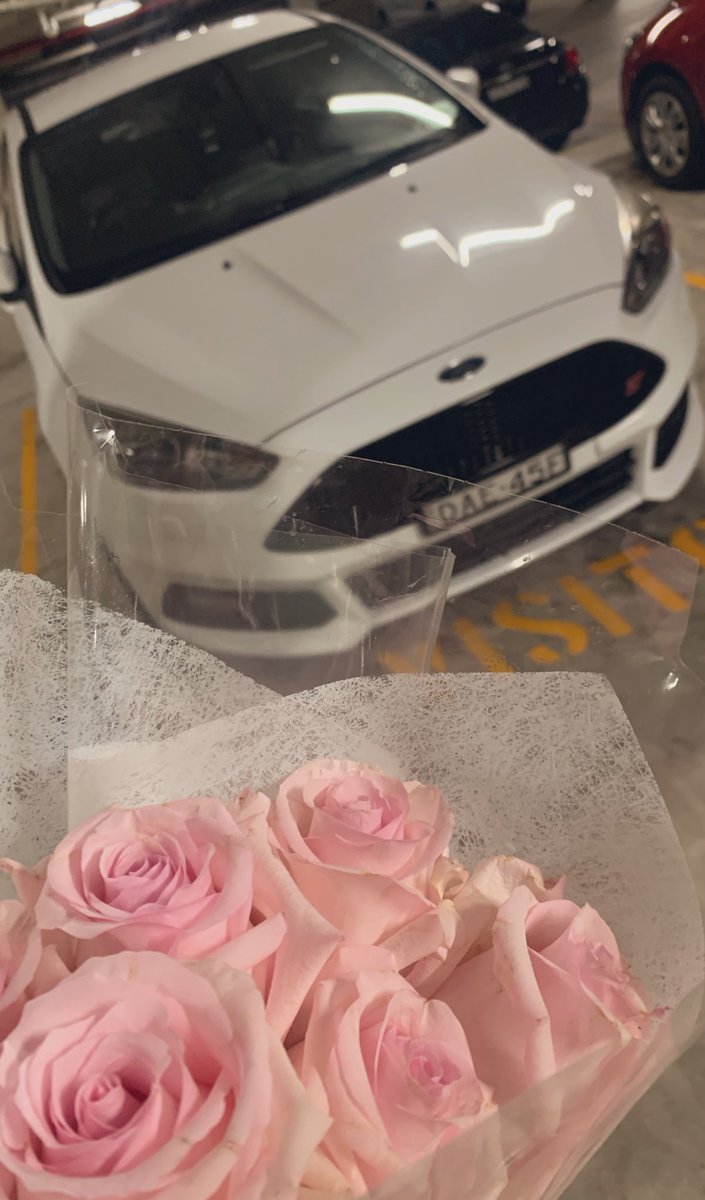 semifamous's tweet photo. me n my valentines https://t.co/oUzd8XjFh7