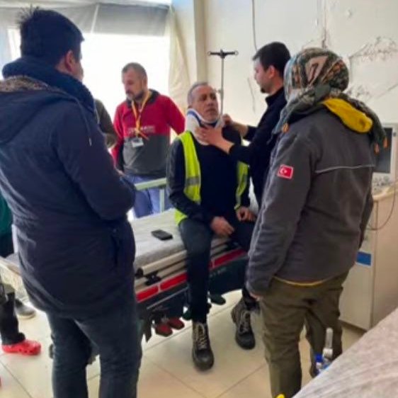 Kahramanmaraş/Pazarcık'a giderken trafik kazası geçiren Haluk Levent'in durumu iyi.