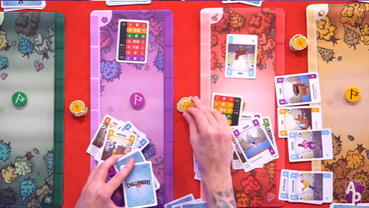 En <a href="/APJUEGOS/">Análisis-Parálisis</a>  nos hablan de Challengers! y nos explican como se juega. ¿Montamos un campeonato?

<a href="/ZManGames_ES/">Z-Man Games en español</a> 

twitch.tv/videos/1737293…